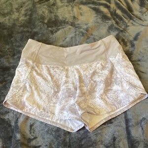 Size 4 lululemon shorts